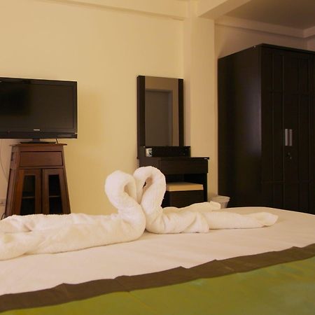 Charn Residence Bangszen Kültér fotó